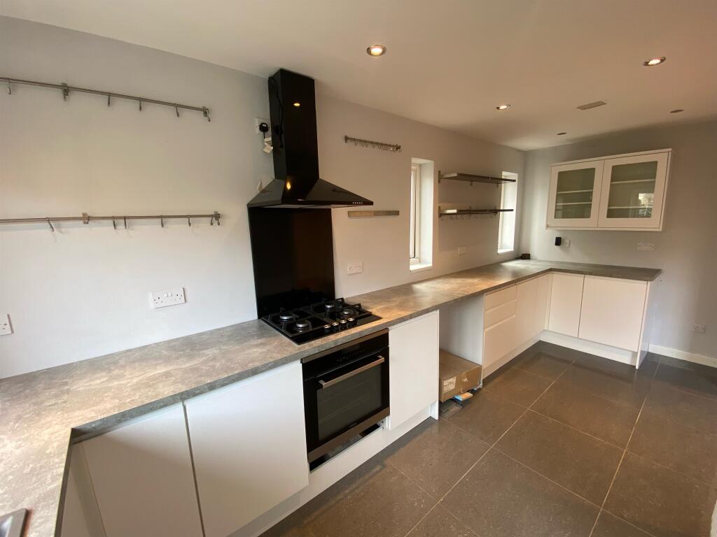 Additional property image - Heol Brynteg, Tonyrefail, PORTH