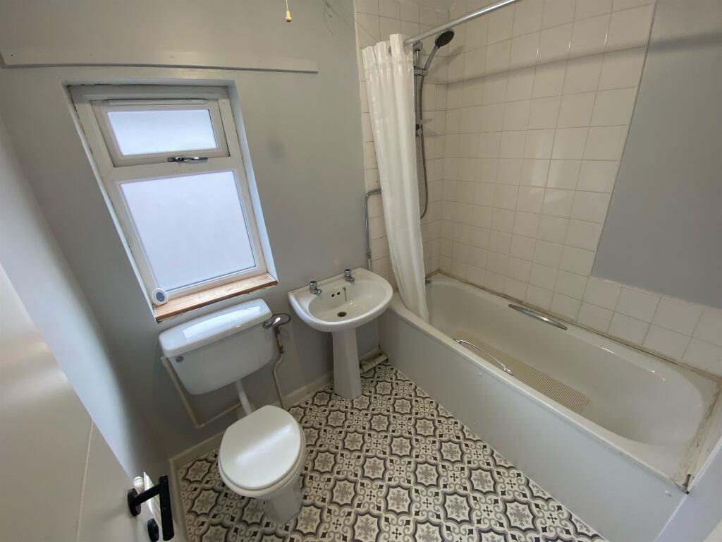 Additional property image - Heol Brynteg, Tonyrefail, PORTH