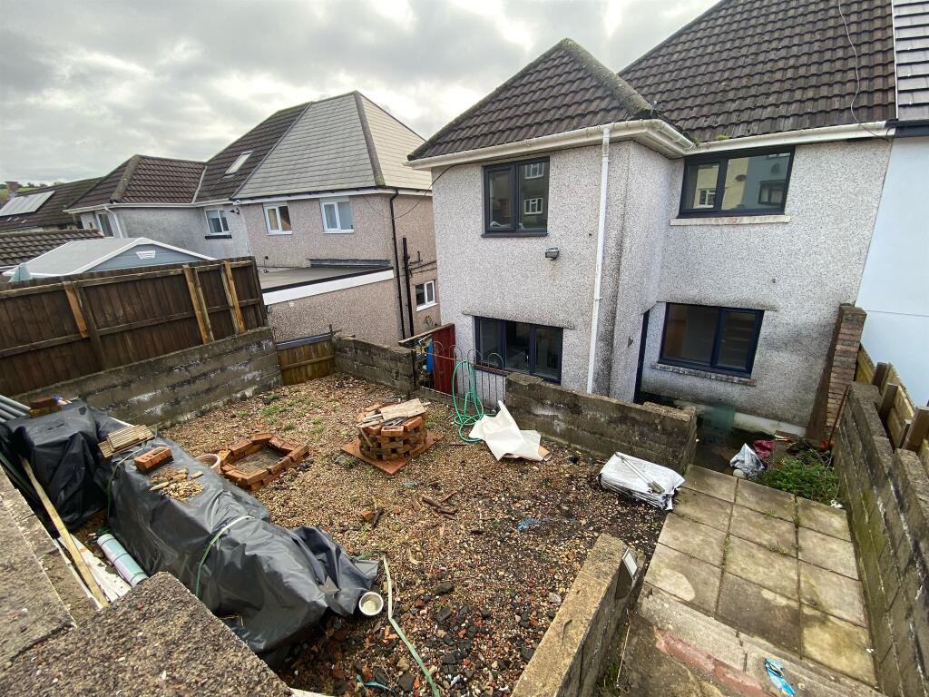 Additional property image - Heol Brynteg, Tonyrefail, PORTH
