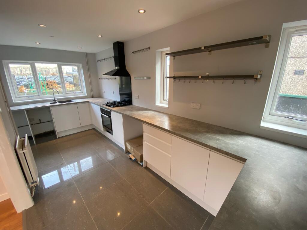 Additional property image - Heol Brynteg, Tonyrefail, PORTH