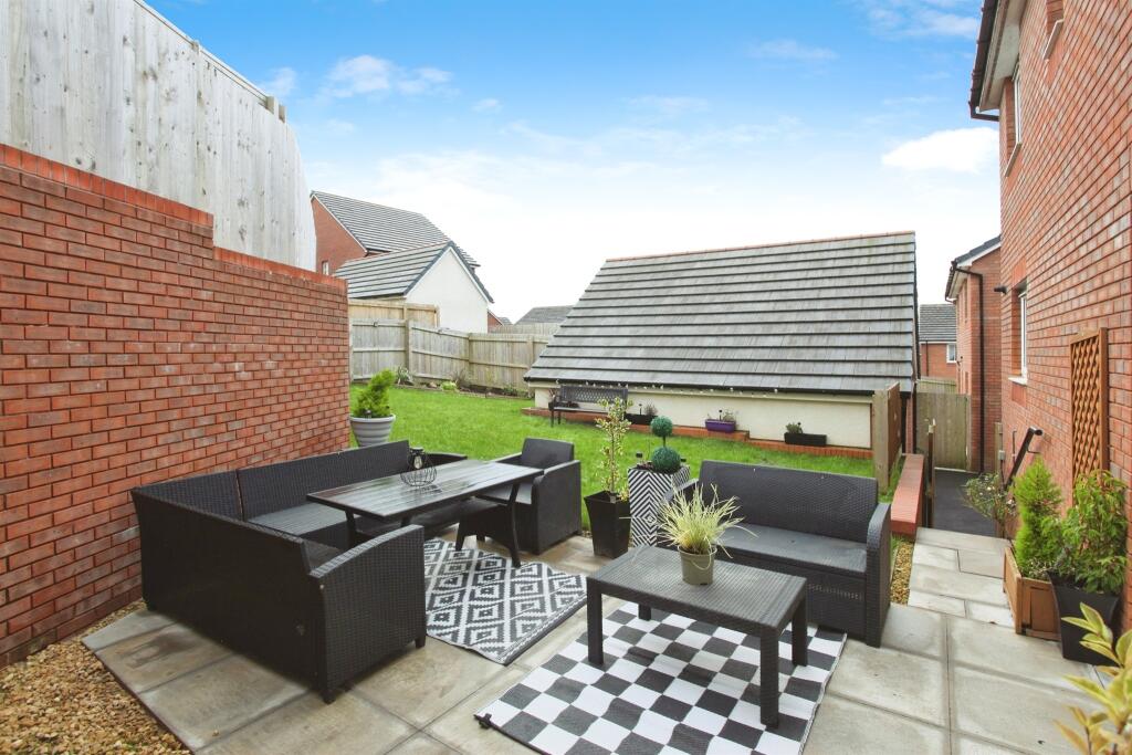 Additional property image - Comin Y Coed, Tonyrefail, Porth