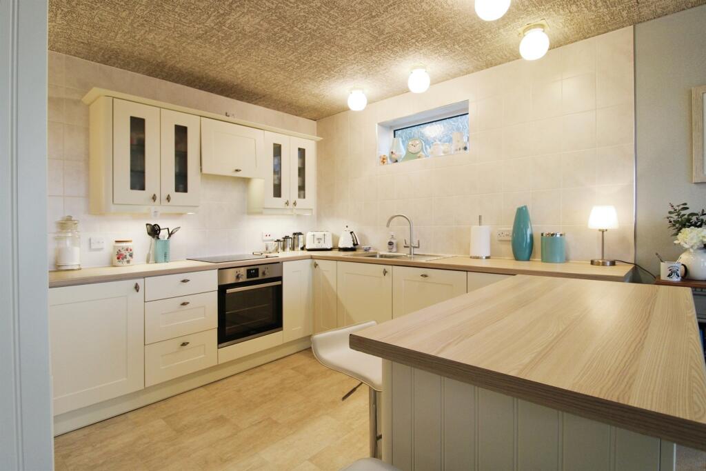 Additional property image - Erw Hir, Llantrisant, PONTYCLUN
