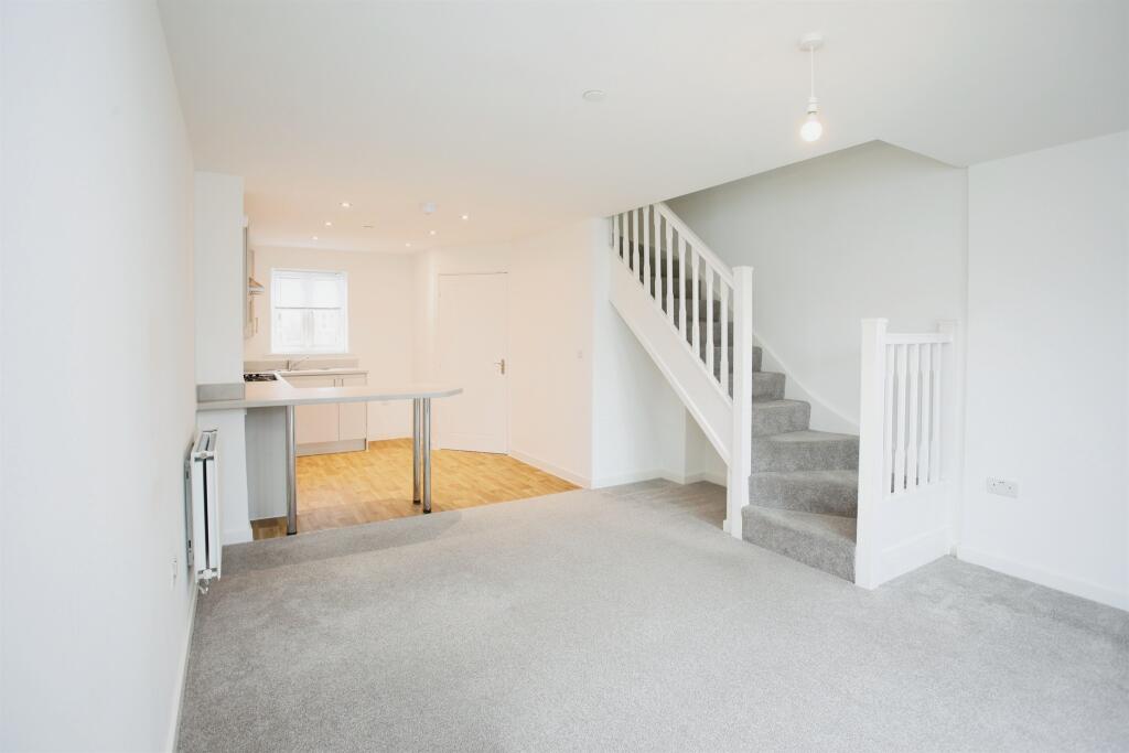 Additional property image - Heol Y Gylfinir, Llanilid, Pontyclun