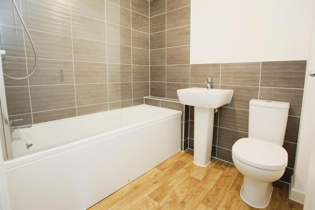 Additional property image - Heol Y Gylfinir, Llanilid, Pontyclun