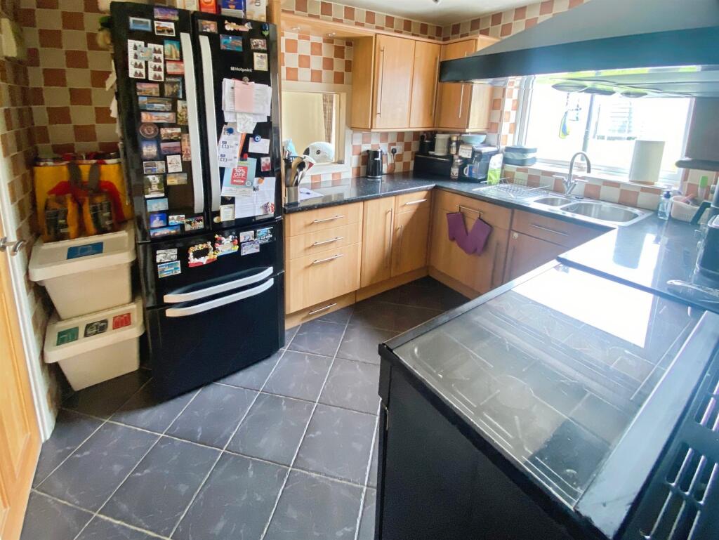 Main image of property: Heol Y Fedwen, Tonteg, Pontypridd