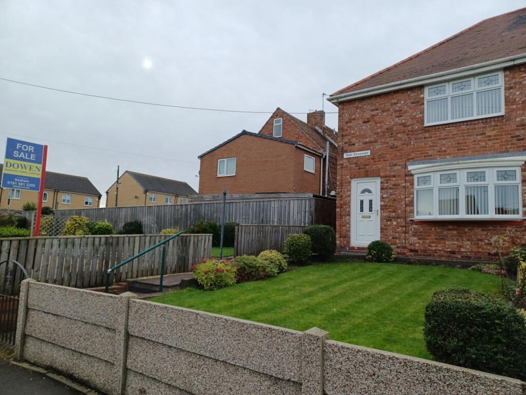 3 bedroom semidetached house for sale in Toft Crescent, Murton, Seaham