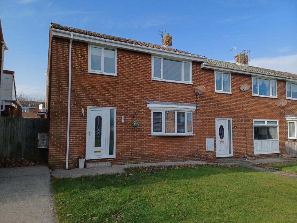 3 bedroom semidetached house for sale in Glebe View, Murton, Seaham
