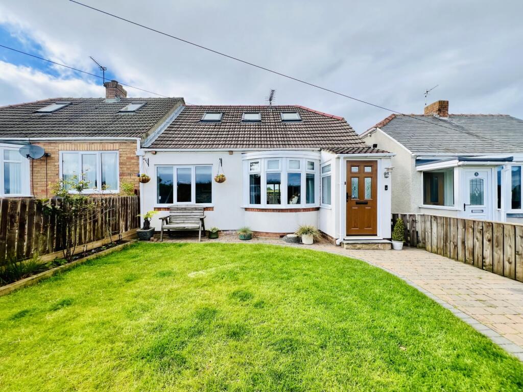 2 bedroom semidetached bungalow for sale in West Lane, Hawthorn