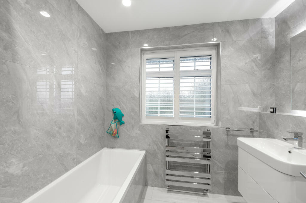 Additional property image - Roundwood,  Chislehurst, BR7