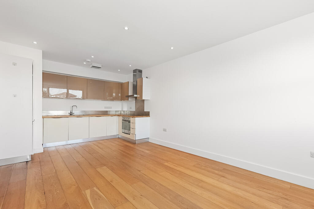 Main image of property: Croydon Road, BR3