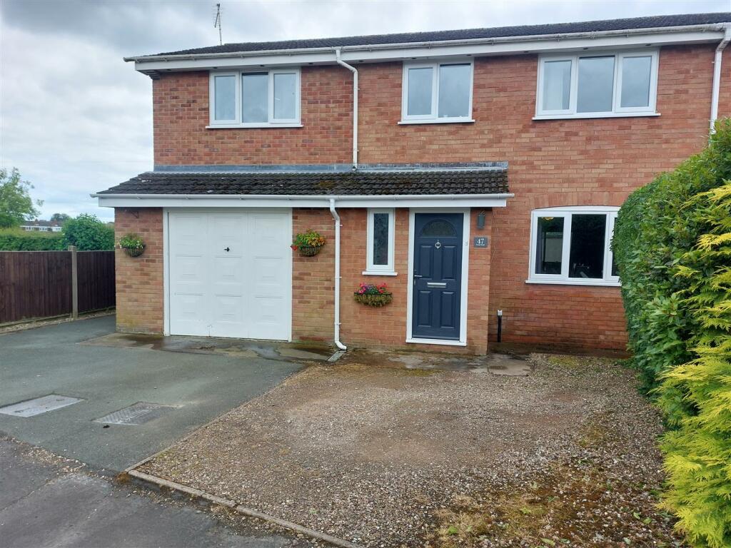 4 bedroom semidetached house for sale in Pyms Road, Wem, SY4