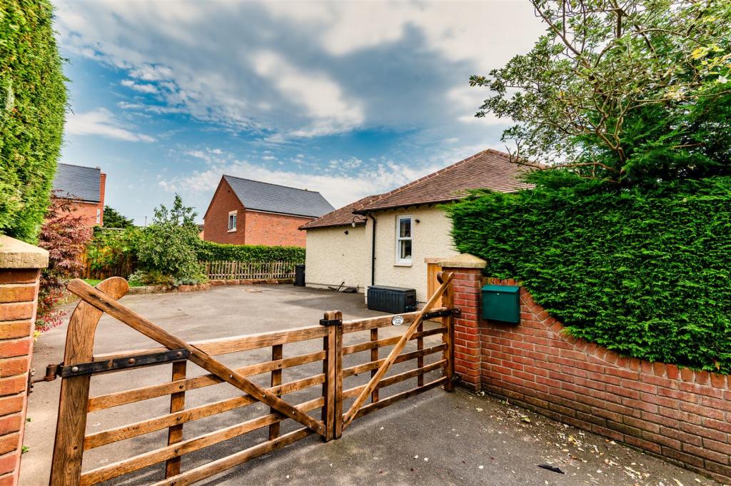 4 bedroom detached bungalow for sale in Chapel Street, Wem, Shropshire, SY4
