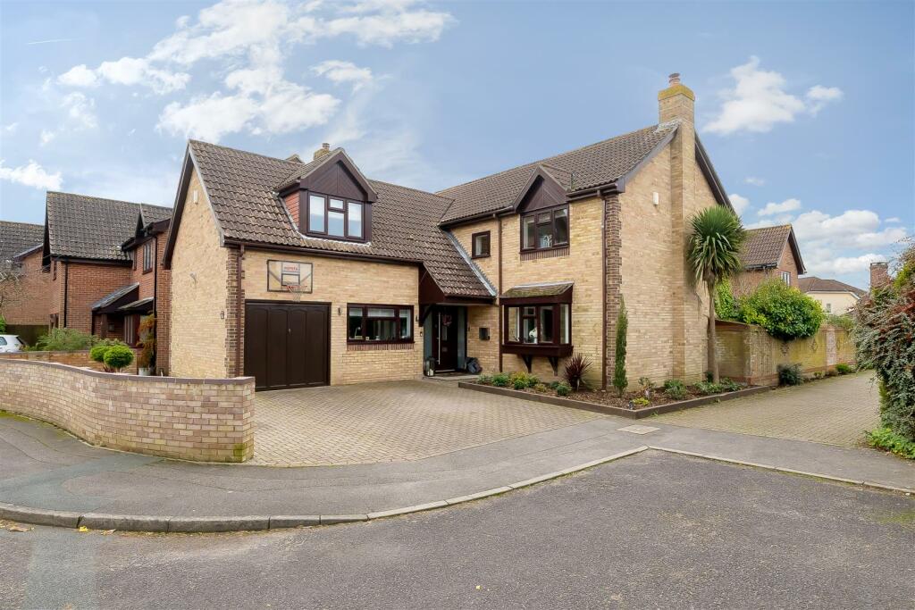 5 bedroom detached house for sale in Sandycroft, Warsash, SO31