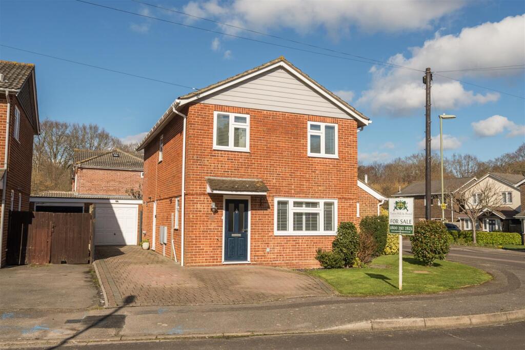 Main image of property: Oakwood Close, Warsash
