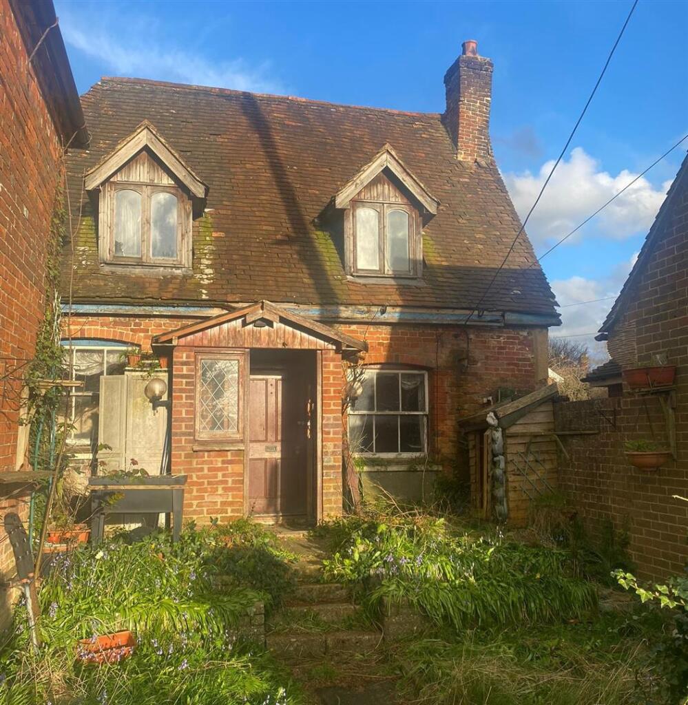 Main image of property: High Street, Twyford