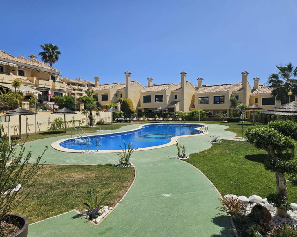 2 bedroom terraced house for sale in Campoamor, Spain