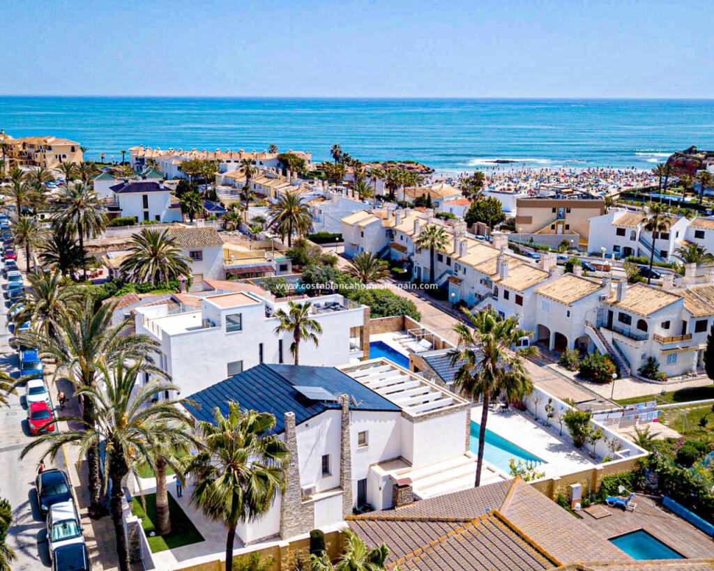 Main image of property: La Zenia