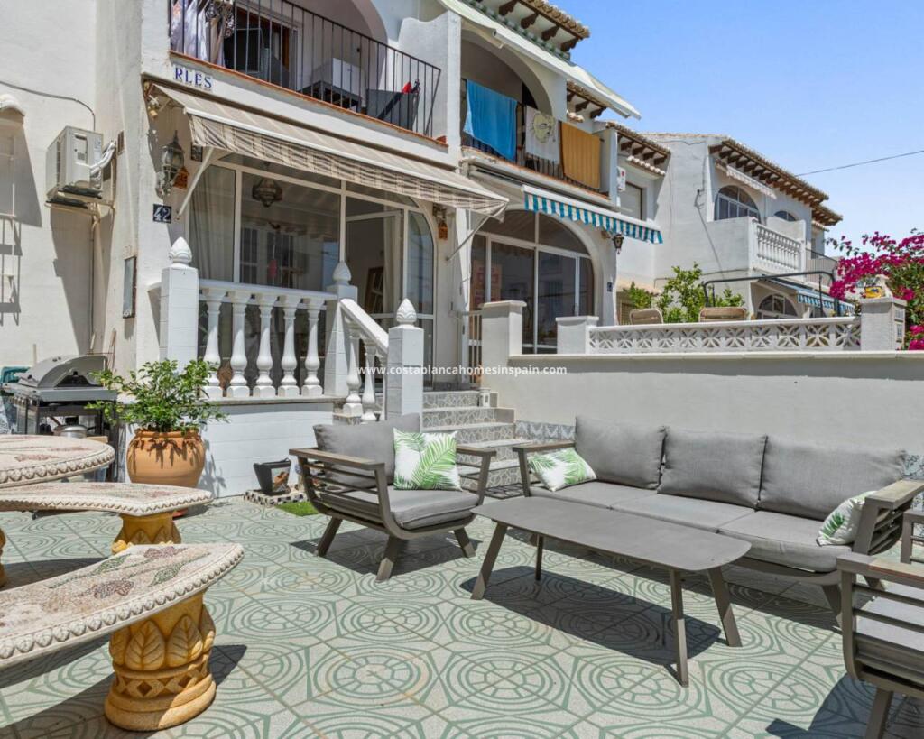 Main image of property: Los Altos