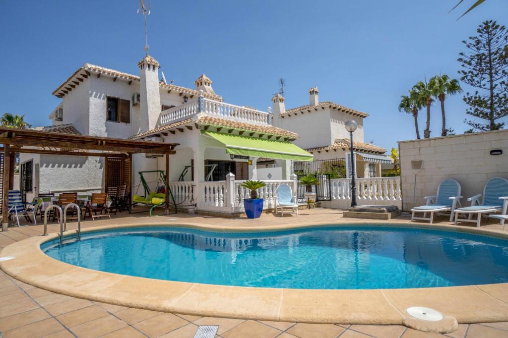 4 bedroom detached villa for sale in La Zenia, Spain