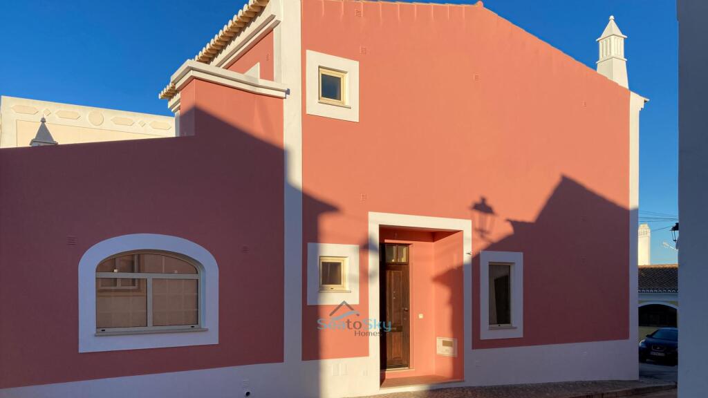 Main image of property: Algarve, Estômbar