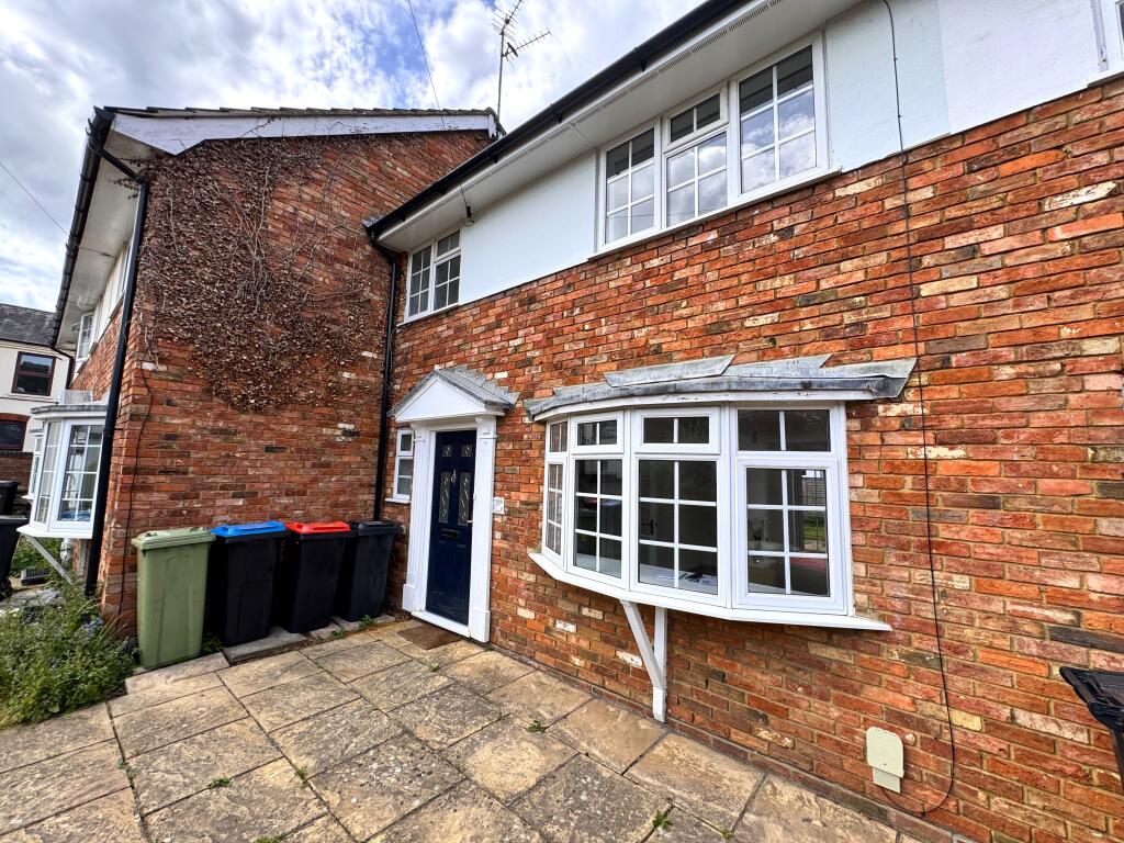 Main image of property: Aspley Hill, Woburn Sands, MILTON KEYNES