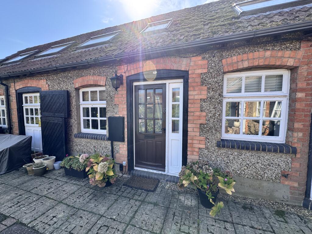 Main image of property: Howell Hill Close, Mentmore, LEIGHTON BUZZARD