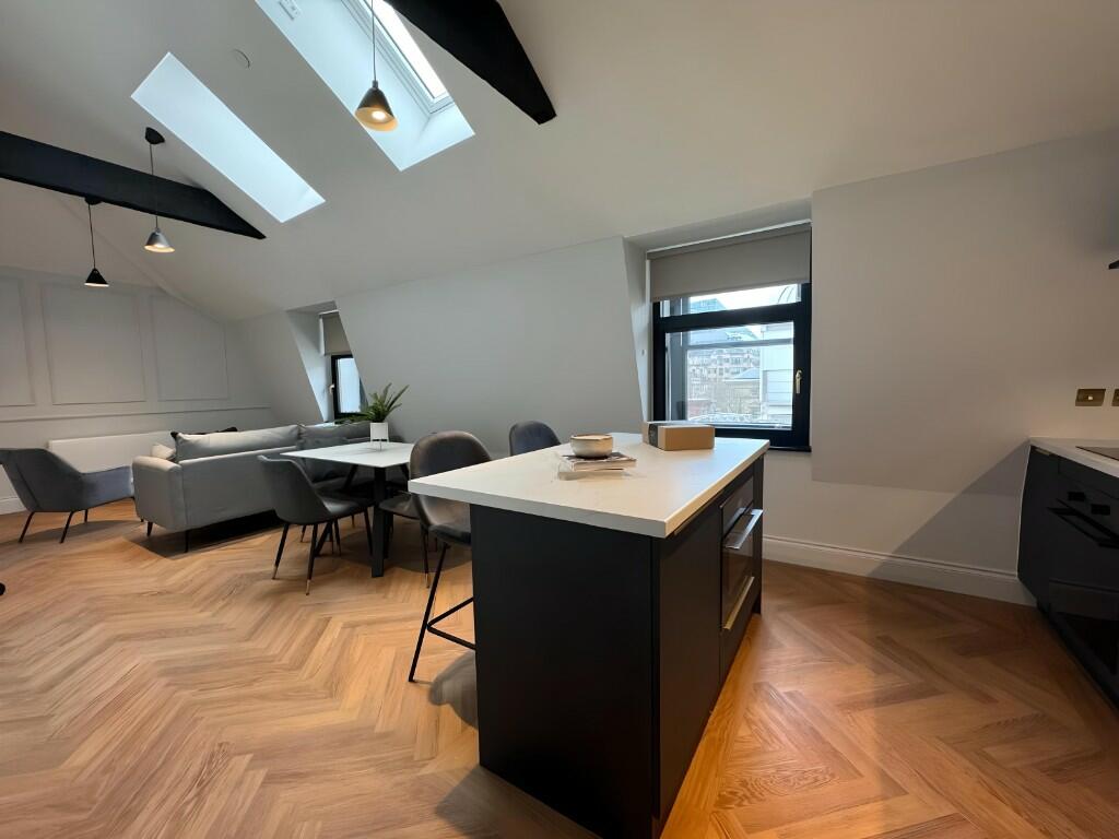 Main image of property: South King Street, Manchester, Greater Manchester, M2