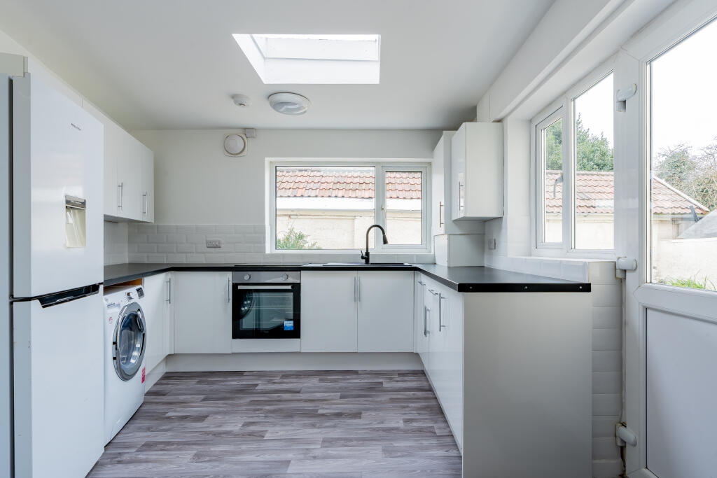 3 bedroom end of terrace house for sale in Whitehall Road, Bristol, BS5