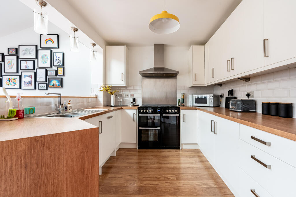 Additional property image - Leap Valley Crescent, Bristol, Gloucestershire