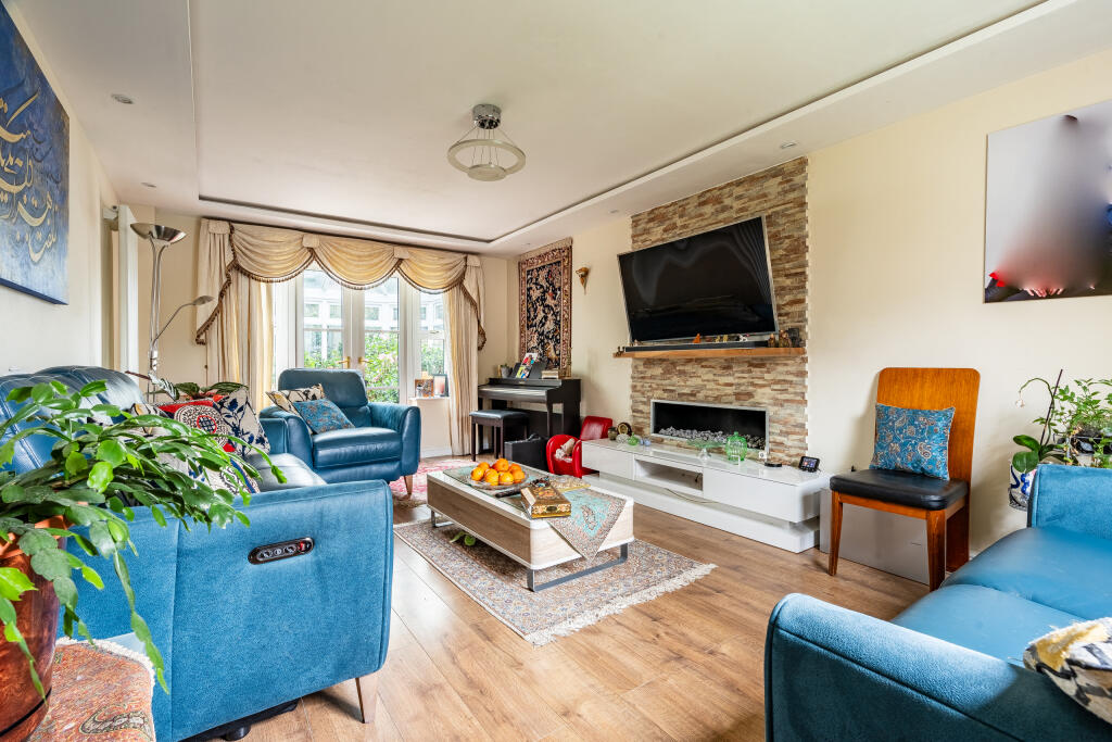 Additional property image - Bissex Mead, Emersons Green