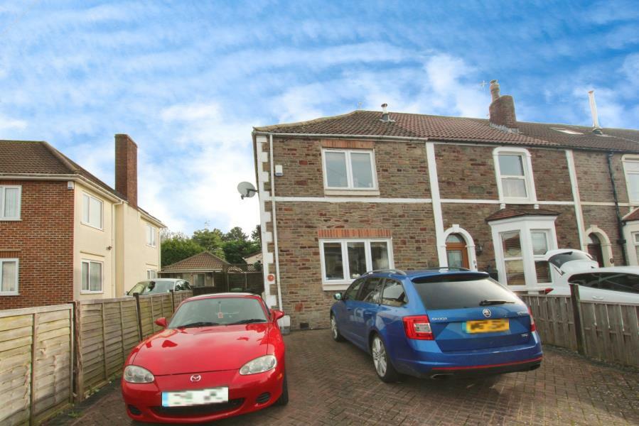 3 bedroom semi-detached house for rent in North View- Staple Hill, BS16