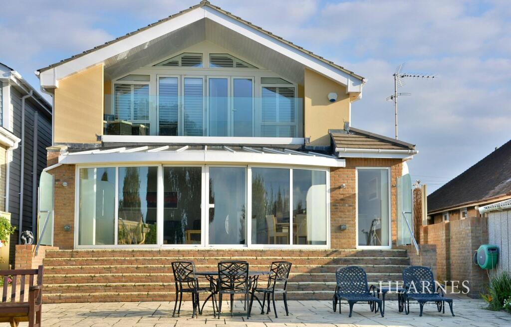 4 bedroom detached house for sale in Lulworth Avenue, Hamworthy, Poole