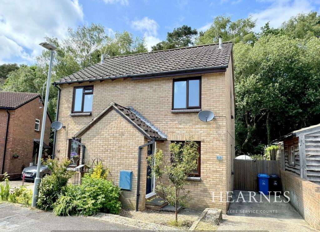 2 bedroom semidetached house for sale in Spruce Close, Creekmoor