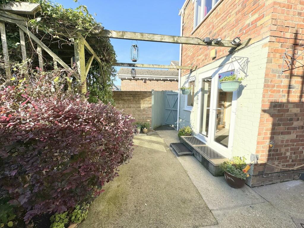 Additional property image - Shaftesbury Road, Heckford Park, Poole, BH15
