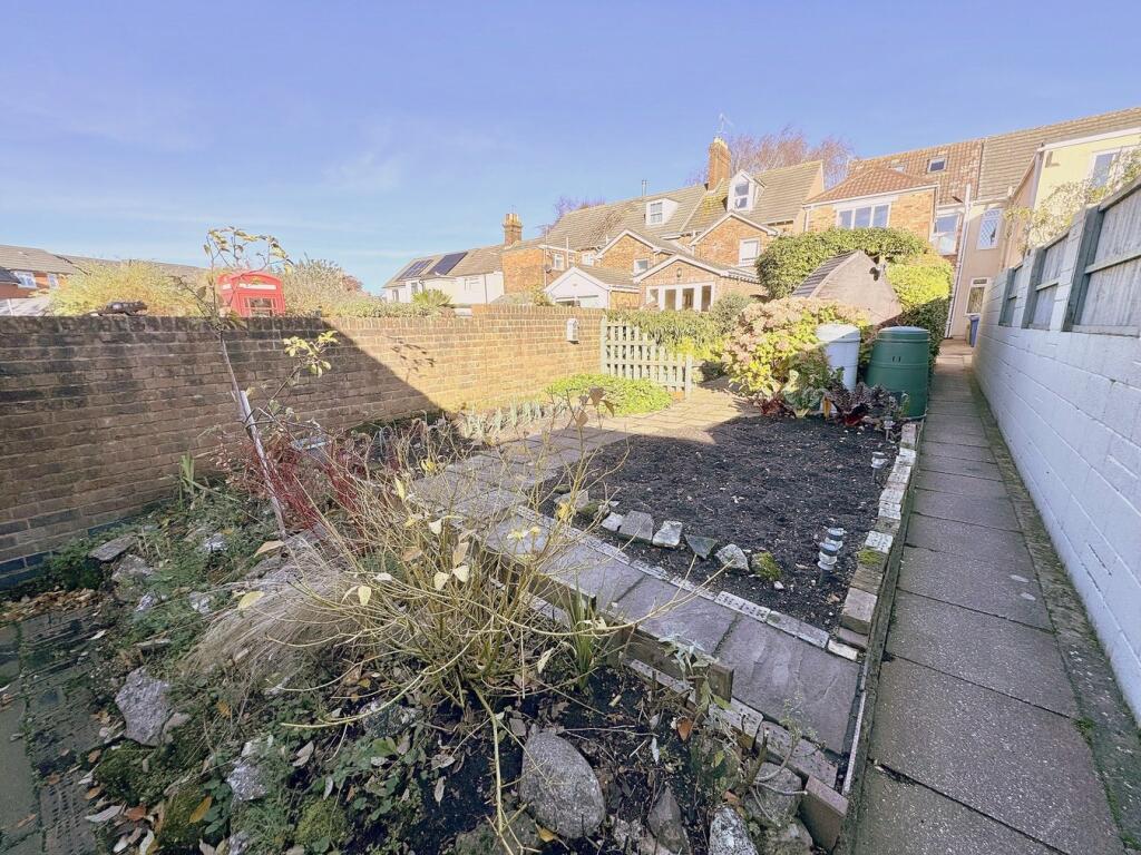 Additional property image - Shaftesbury Road, Heckford Park, Poole, BH15