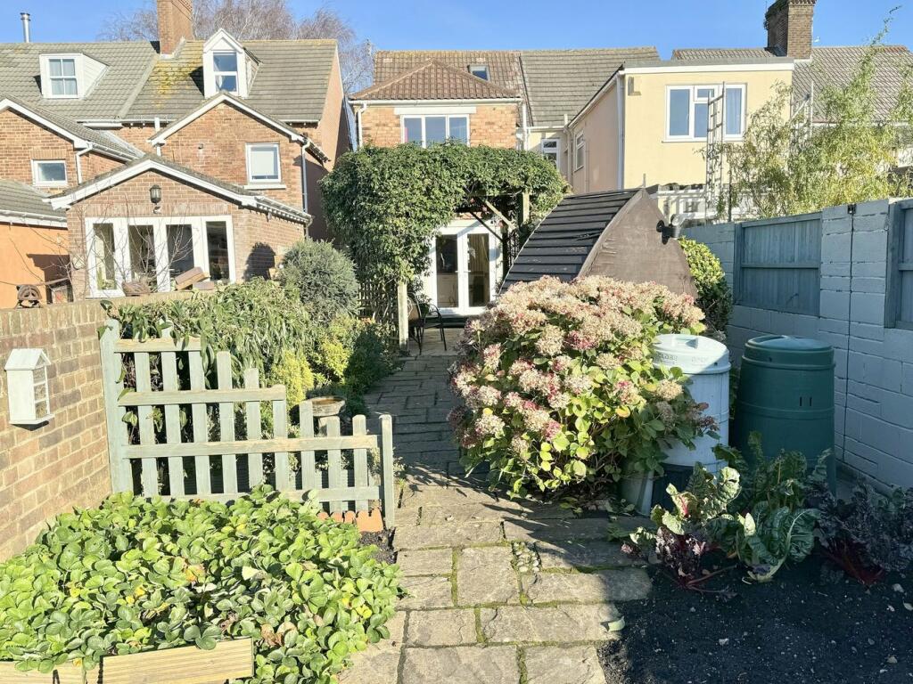 Additional property image - Shaftesbury Road, Heckford Park, Poole, BH15