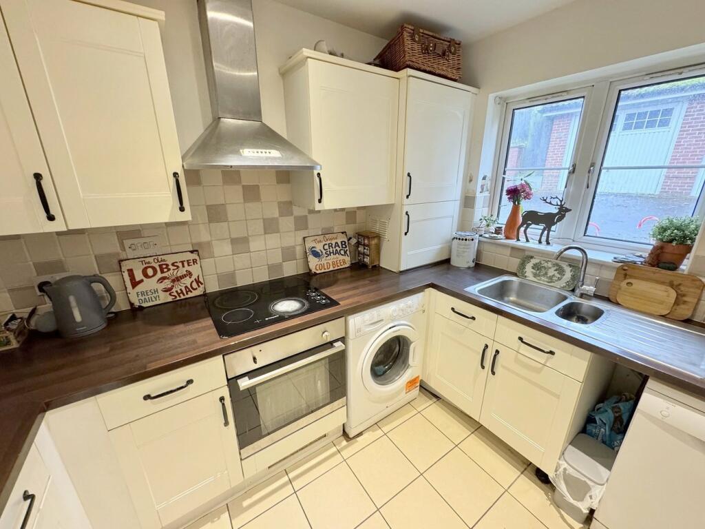 Additional property image - Wellow Gardens, Oakdale, Poole, BH15