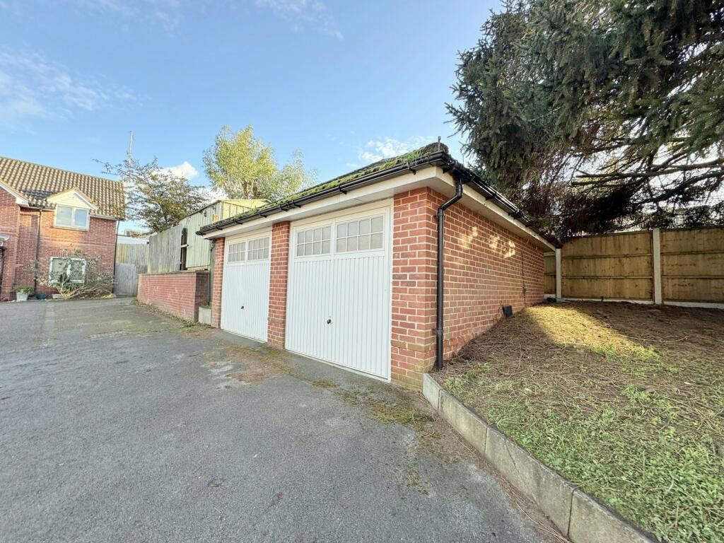 Additional property image - Wellow Gardens, Oakdale, Poole, BH15