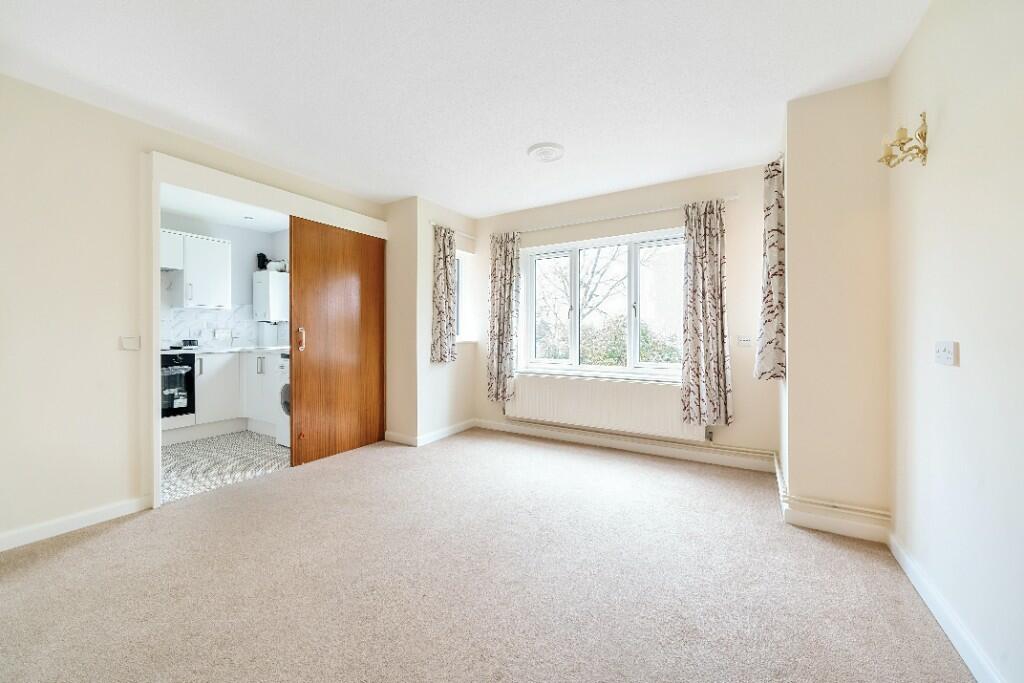 1 bedroom retirement property for sale in Court, Wokingham, RG41