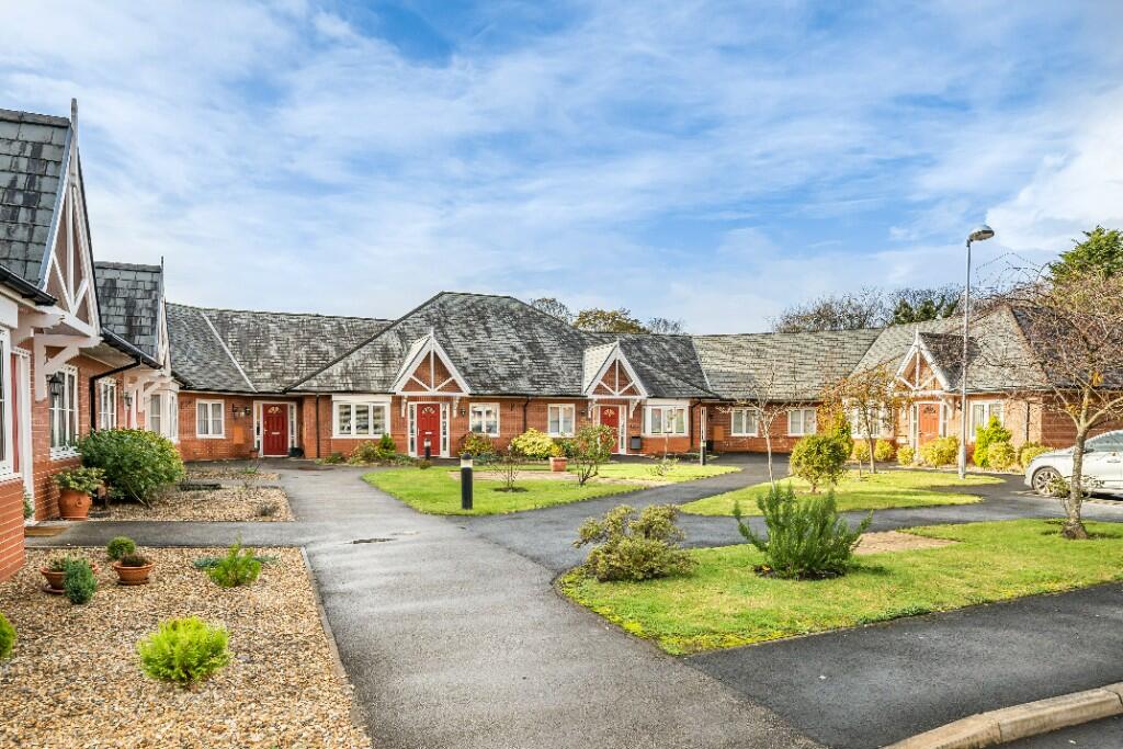 2 bedroom retirement property for sale in Blundellsands Classic