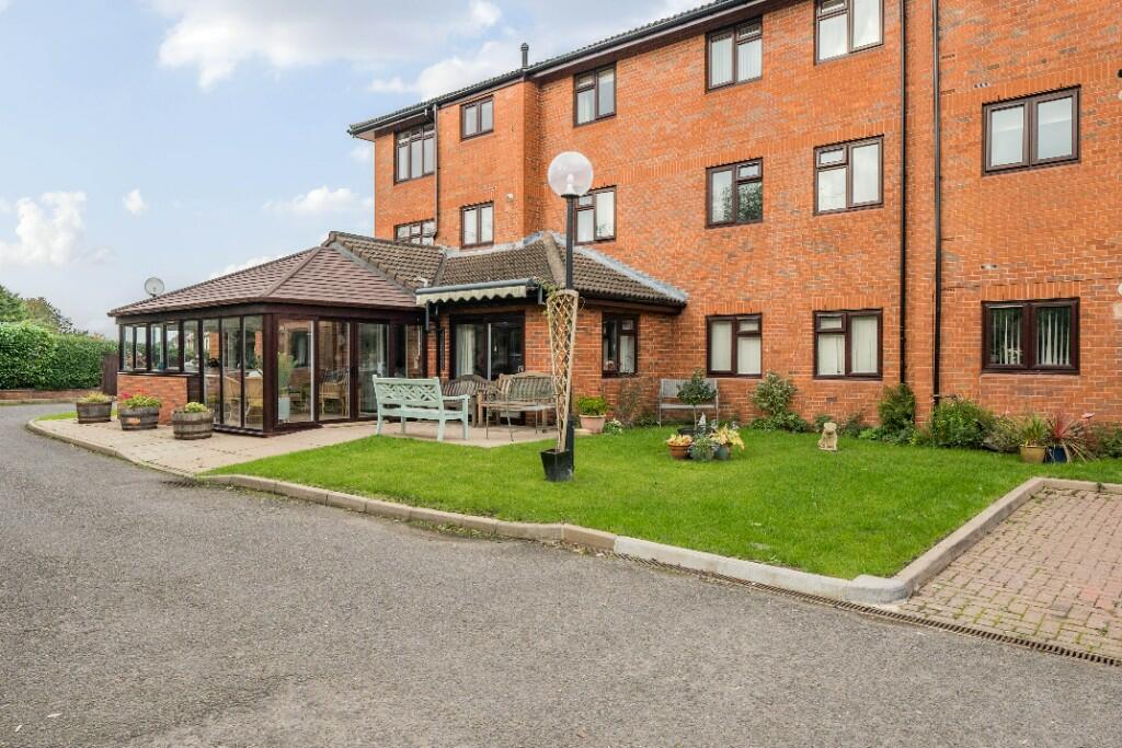 2 bedroom retirement property for sale in Ashby Court, Hinckley, LE10