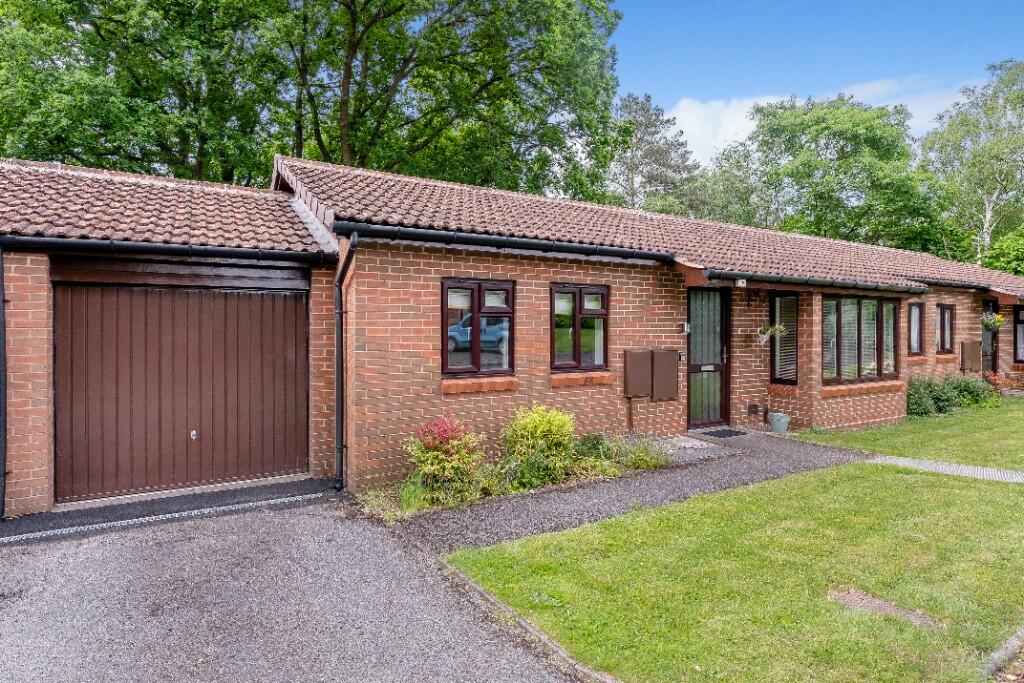 2 bedroom retirement property for sale in Plymouth Court, Redditch B97