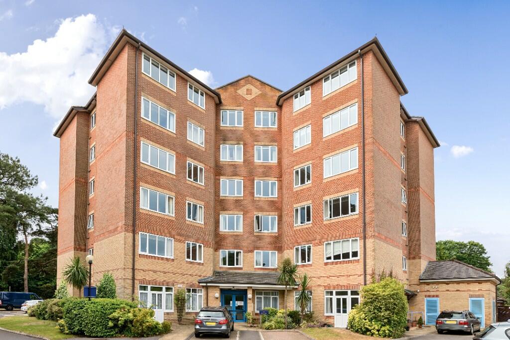 2 bedroom retirement property for sale in Melton Court, Poole, BH13