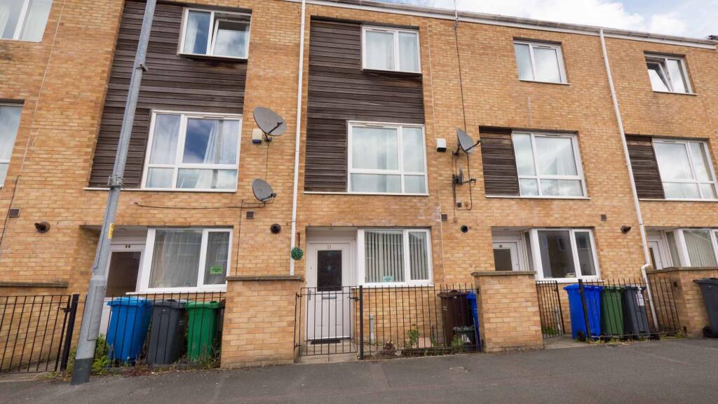Main image of property: Hitchen Street, Manchester, M13