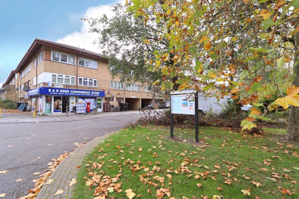 Main image of property: Conniburrow Boulevard, Conniburrow, Milton Keynes, Buckinghamshire, MK14