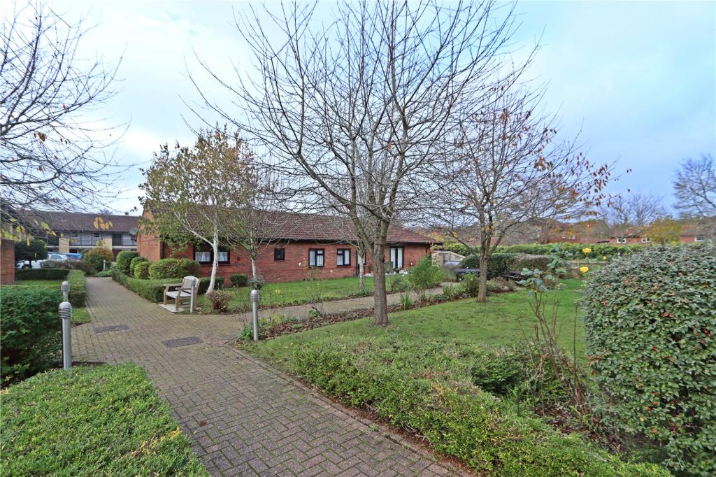1 bedroom apartment for sale in Oaktree Court, Portland Drive, Willen