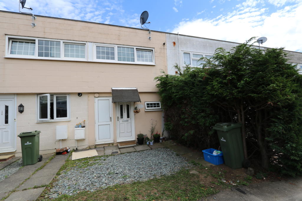 2 bedroom terraced house for sale in Rochfords, Coffee Hall, Milton