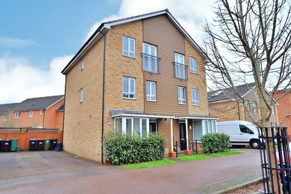 3 bedroom semi-detached house for sale in Addington Avenue, Wolverton, Milton Keynes, Buckinghamshire, MK12