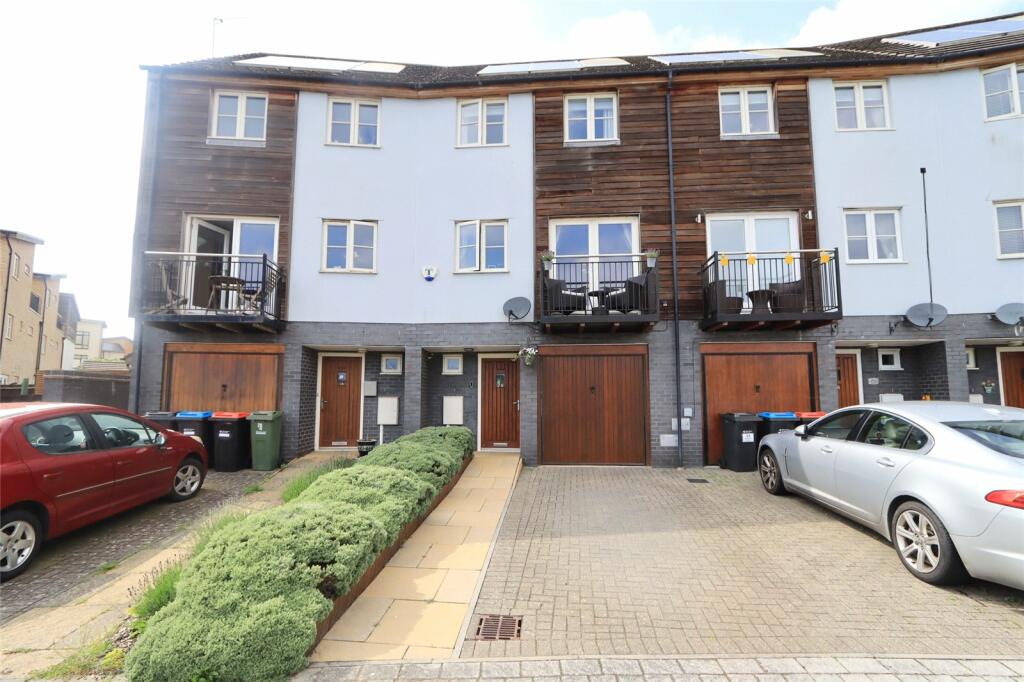 Main image of property: Penshurst Crescent, Ashland, Milton Keynes, Buckinghamshire, MK6