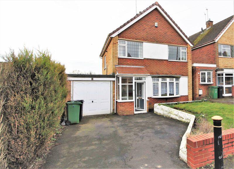 3 bedroom detached house for sale in Glenfern Road, Coseley, WV14